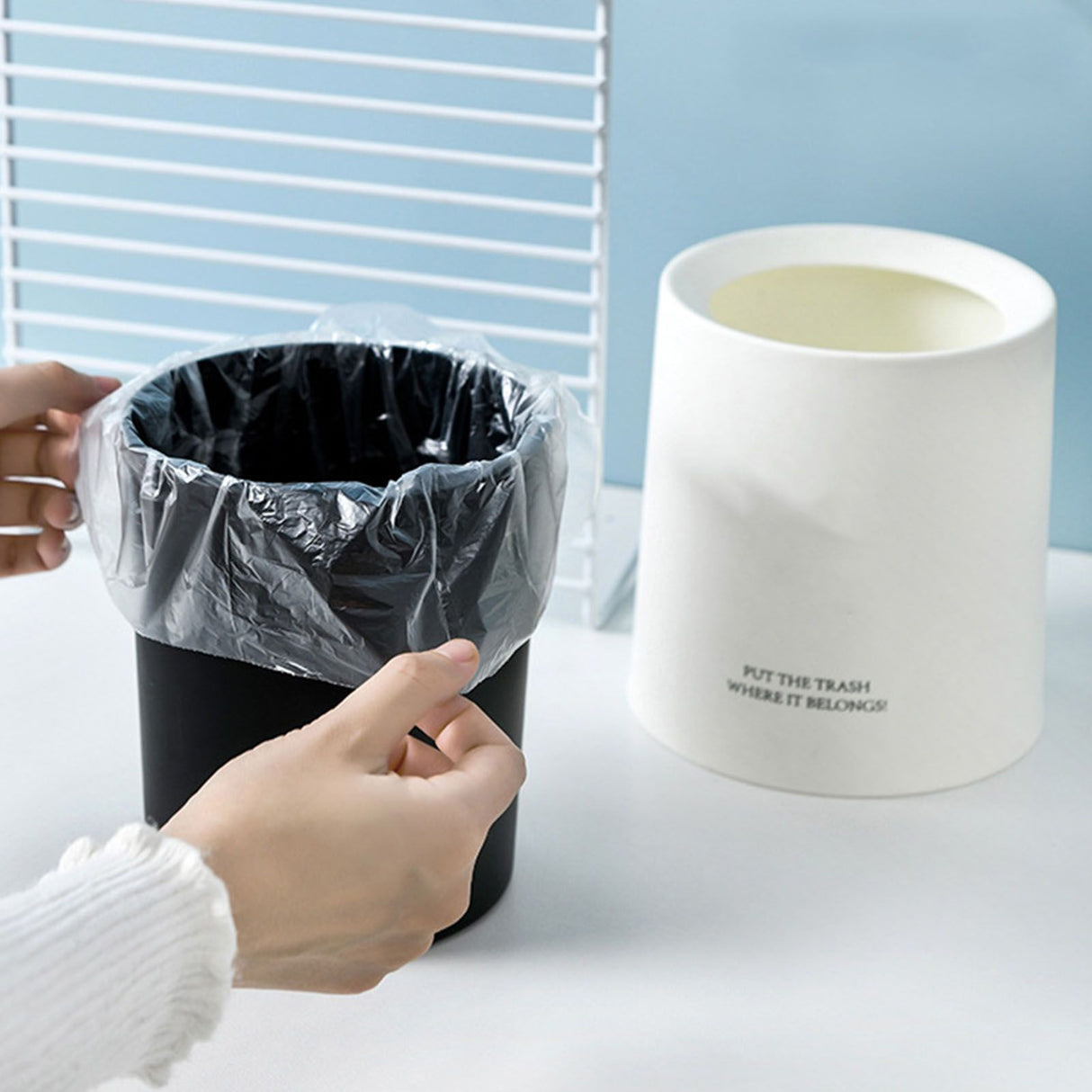 Desktop Trash Can Animal Pattern Cute Portable Mini Waste Basket for Study Office 1.5L Black