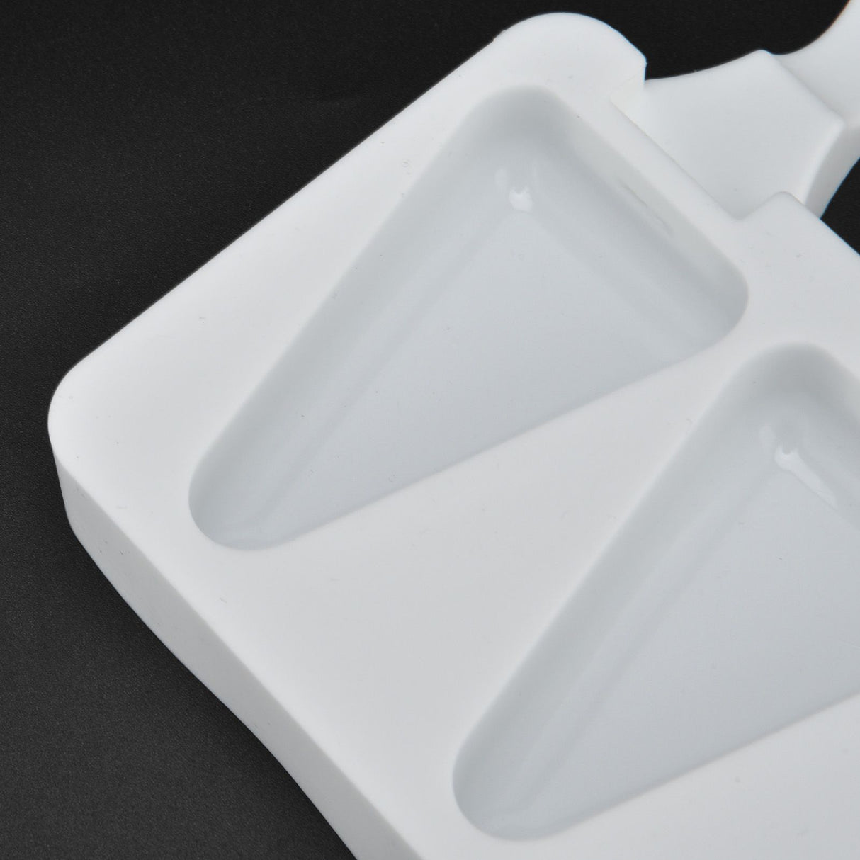 Multi Grid Silicone Ice Bar Mold Heat Resistant Ice Cream Making Mold Kitchen DIY Tool(4Grid Triangular )