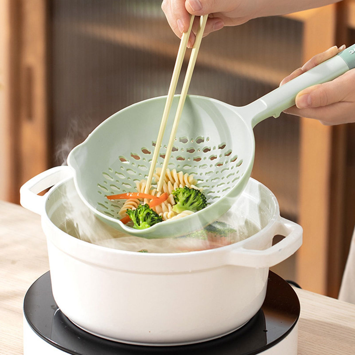 Ladle Fine Mesh Strainer Durable Nylon PVC Handle Heat Resistant Large Capacity Versatile Spoon Ladle for Kitchen Green