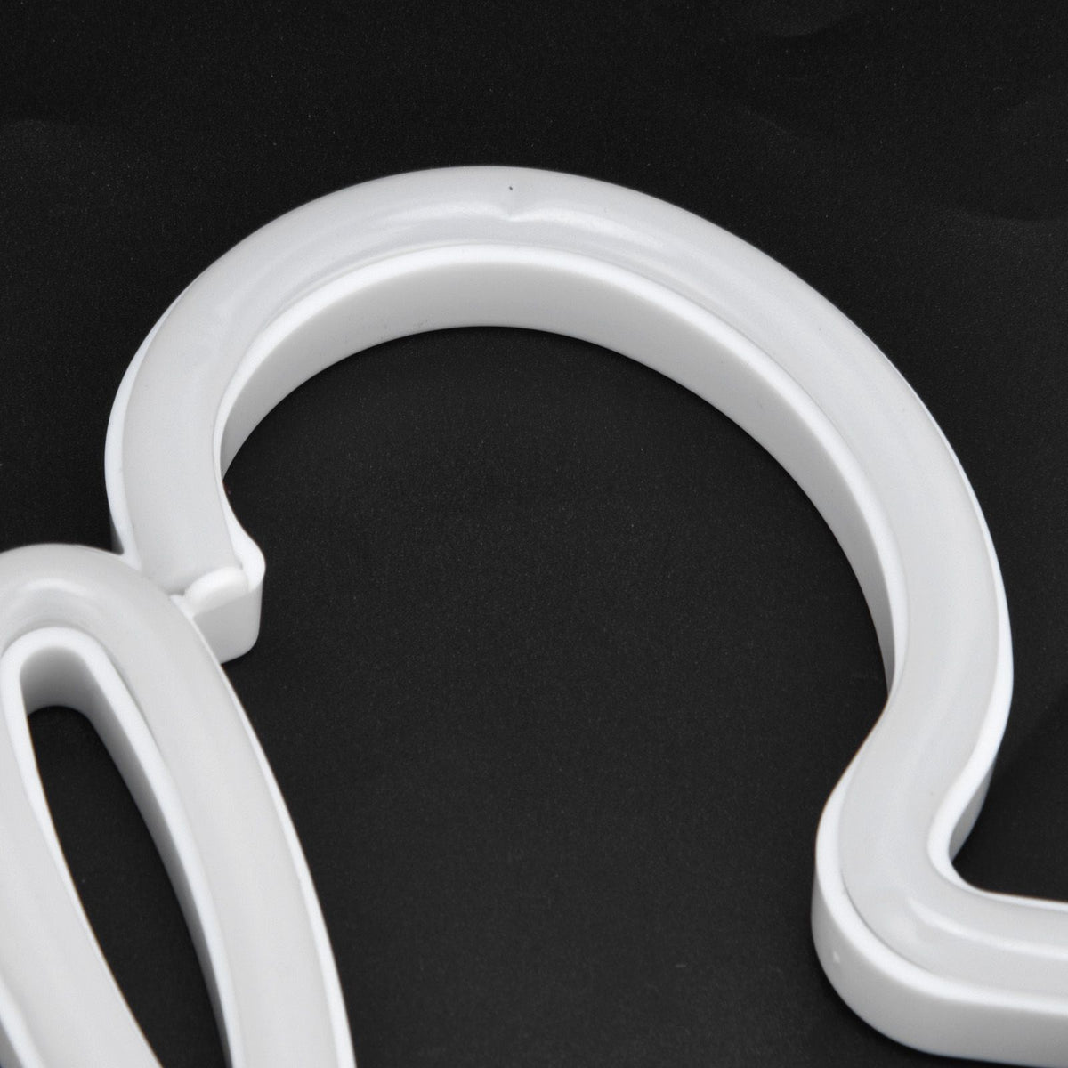 Unique Insect Shape LED Neon Sign USB/Battery Powered Wall Decorative Neon Light for Home Bar Dormitory