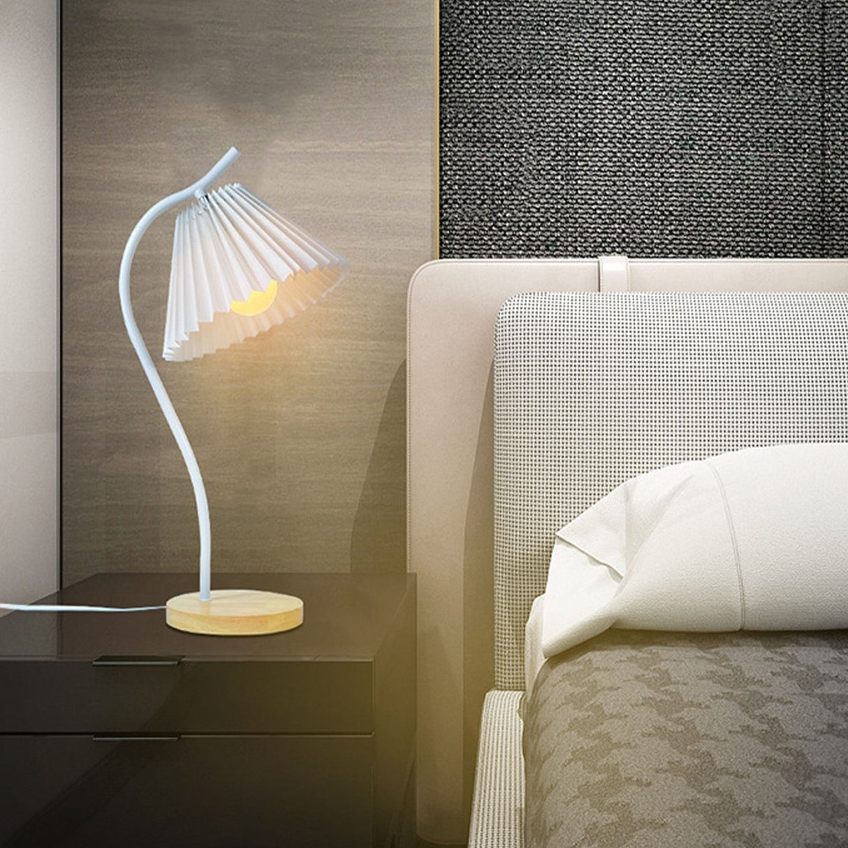 Table Lamp with Cloth Pleated Lampshade Metal Modern Nightstand Bedside Lamp for Bedroom Living Room White