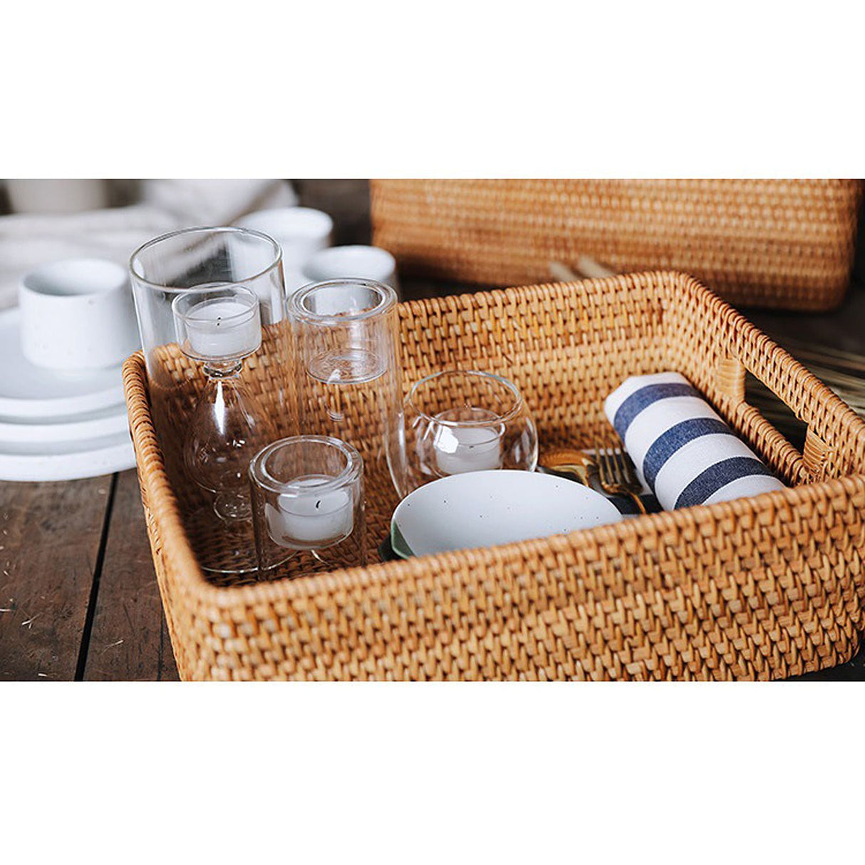 Rattan Storage Basket Desktop Utility Organizer Woven Storage Basket for Coffee Table