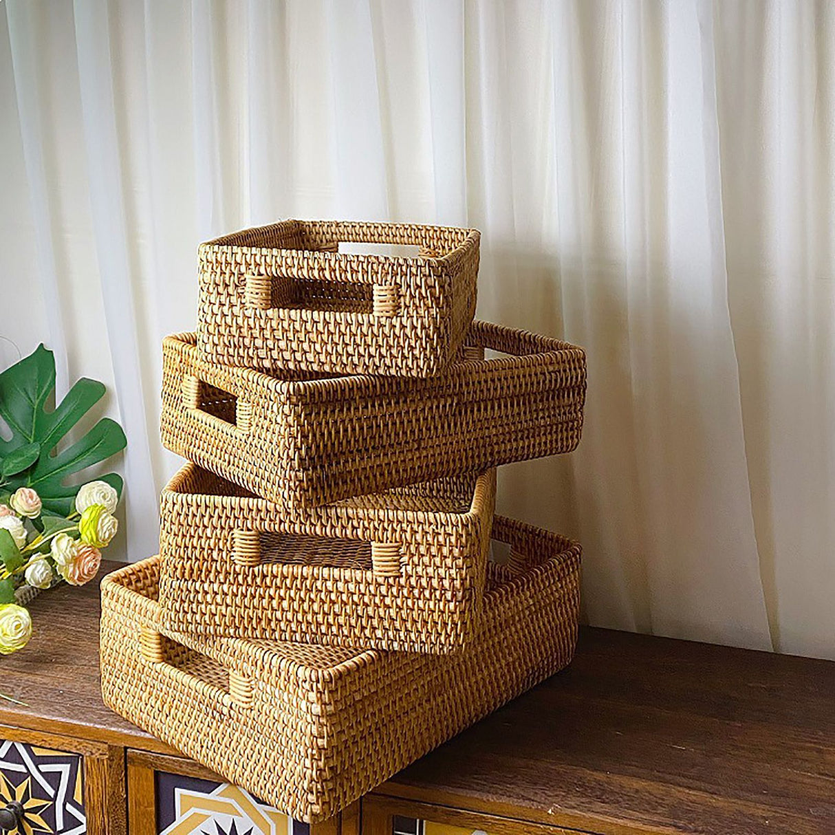 Rattan Storage Basket Desktop Utility Organizer Woven Storage Basket for Coffee Table