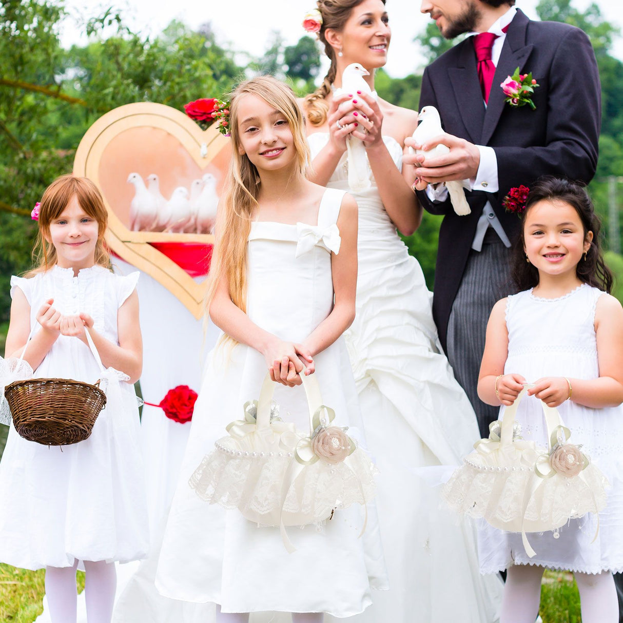 Wedding Basket Lace Simulation Flowers Handheld Flower Basket Decorative Flower Girl Basket for Wedding Party
