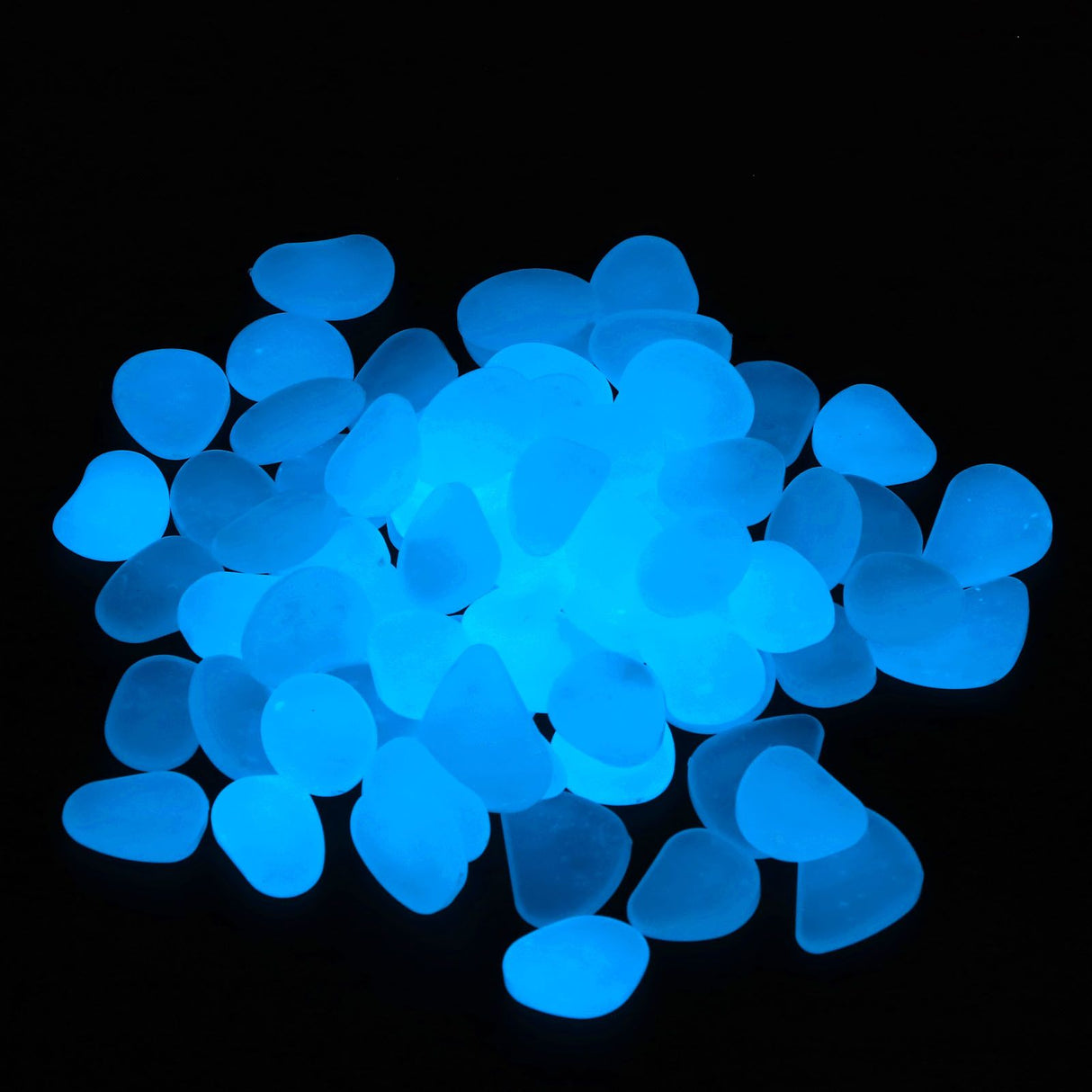 Outdoor Luminous Stones Colorful Fluorescent Luminous Pebbles for Dark Garden Courtyard Walkway Garden Trails 200 / Bag Light Blue