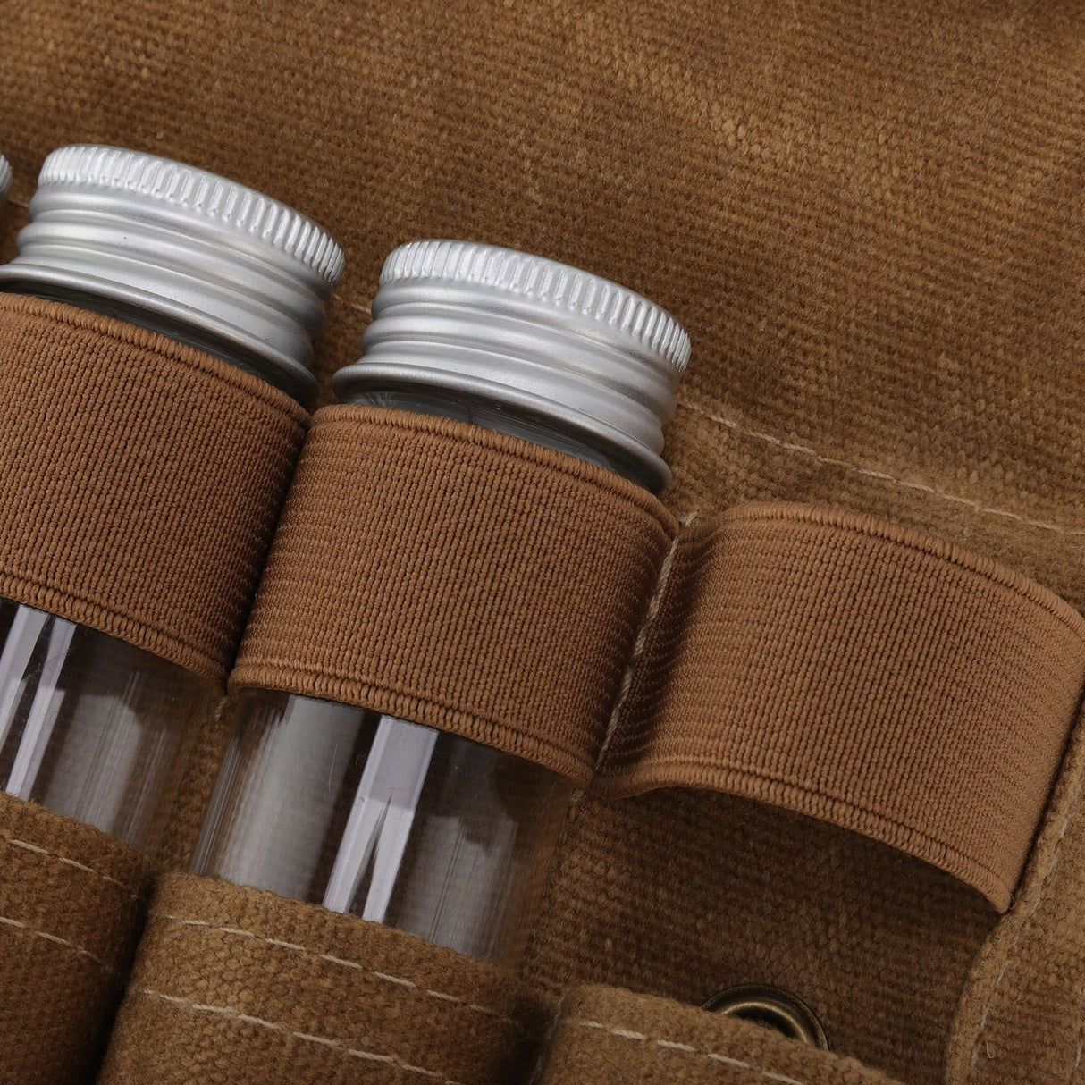 Spice Bottle Bag Wet Wax Canvas Portable Seasoning Storage Bag with 9 Glass Seasoning Bottle for Outdoor Camping Khaki