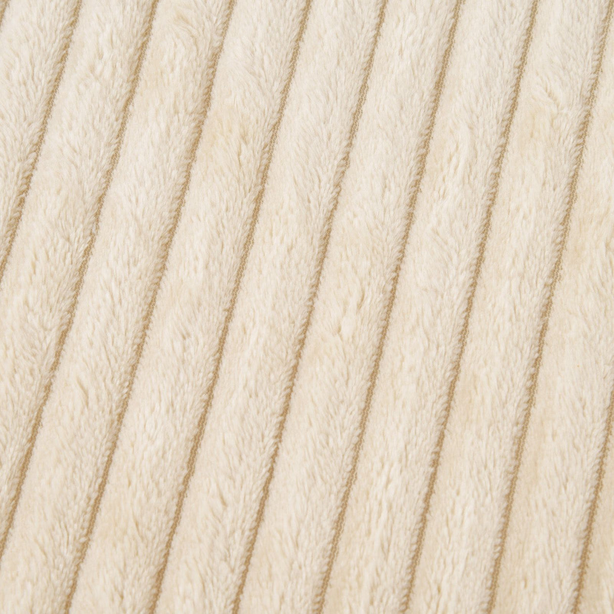 Flannel Throw Blanket Plush Fluffy Light Breathable Fine Workmanship Stylish Simple Soft BlanketBeige