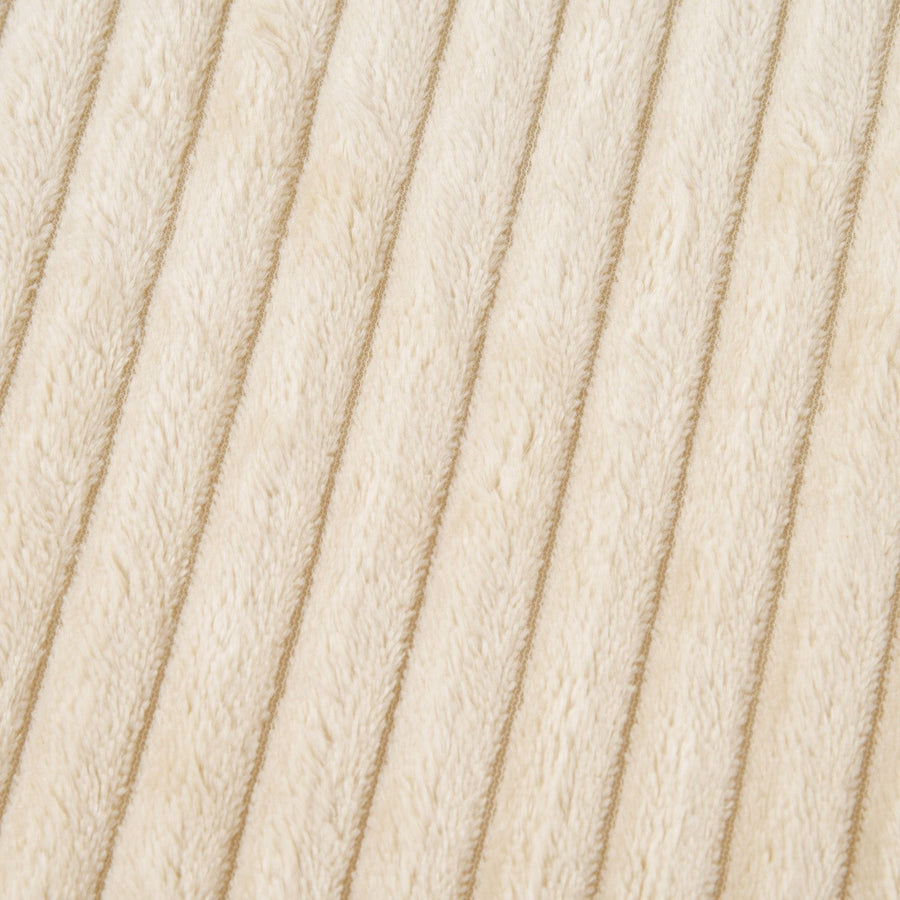 Flannel Throw Blanket Plush Fluffy Light Breathable Fine Workmanship Stylish Simple Soft BlanketBeige