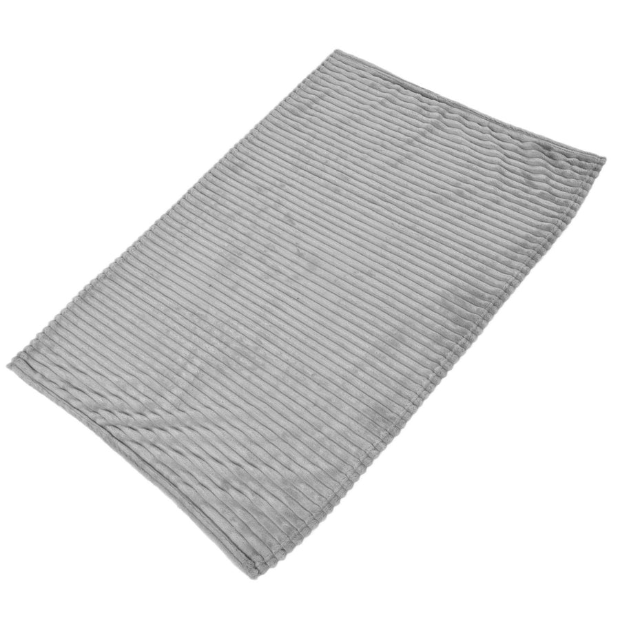 Flannel Throw Blanket Plush Fluffy Light Breathable Fine Workmanship Stylish Simple Soft BlanketGrey