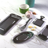 Thicken Stainless Steel Ginger Grater Wasabi Garlic Grinding Tools Cheese Grater Not Easily Deformed Garlic Masher - Front View