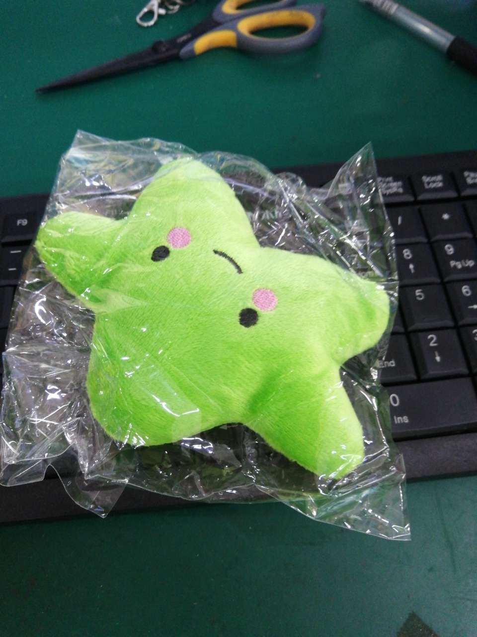 Pet Dog Chew Toy Plush Star Shaped Soft Cute Dog Cat Chew Puppy Toys