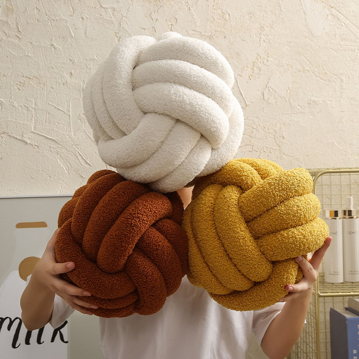 Knot Pillow Exquisite Soft Warm Beautiful Knotted Plush Pillow for Home Car Office Decoration