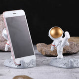 Cute Cartoon Cell Phone Stand Synthetic Resin Desktop Astronaut Ornament for Home Office Car Decor Kung Fu Astronaut Cell Phone Bracket (Gold)