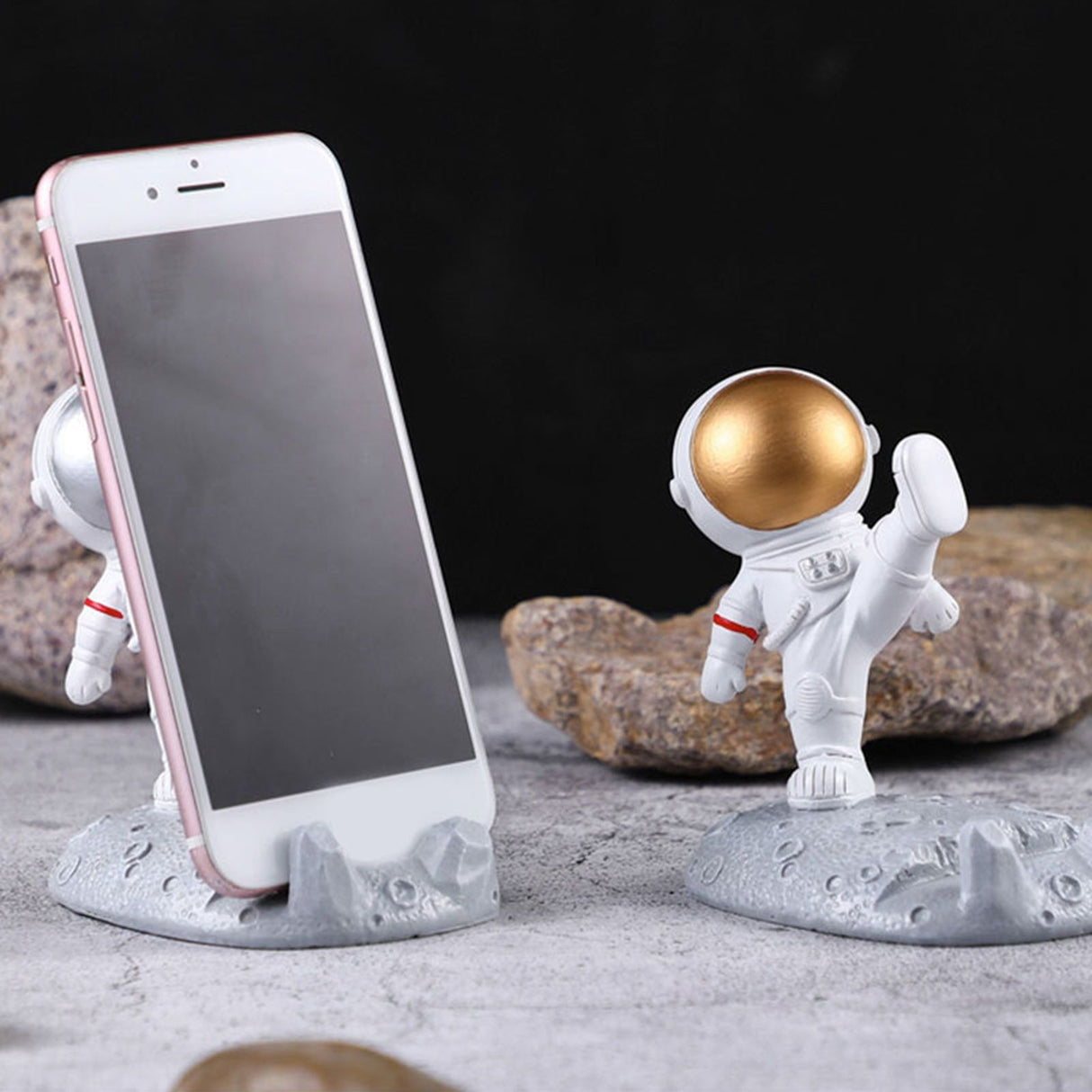 Cute Cartoon Cell Phone Stand Synthetic Resin Desktop Astronaut Ornament for Home Office Car Decor Kung Fu Astronaut Cell Phone Bracket (Silver)