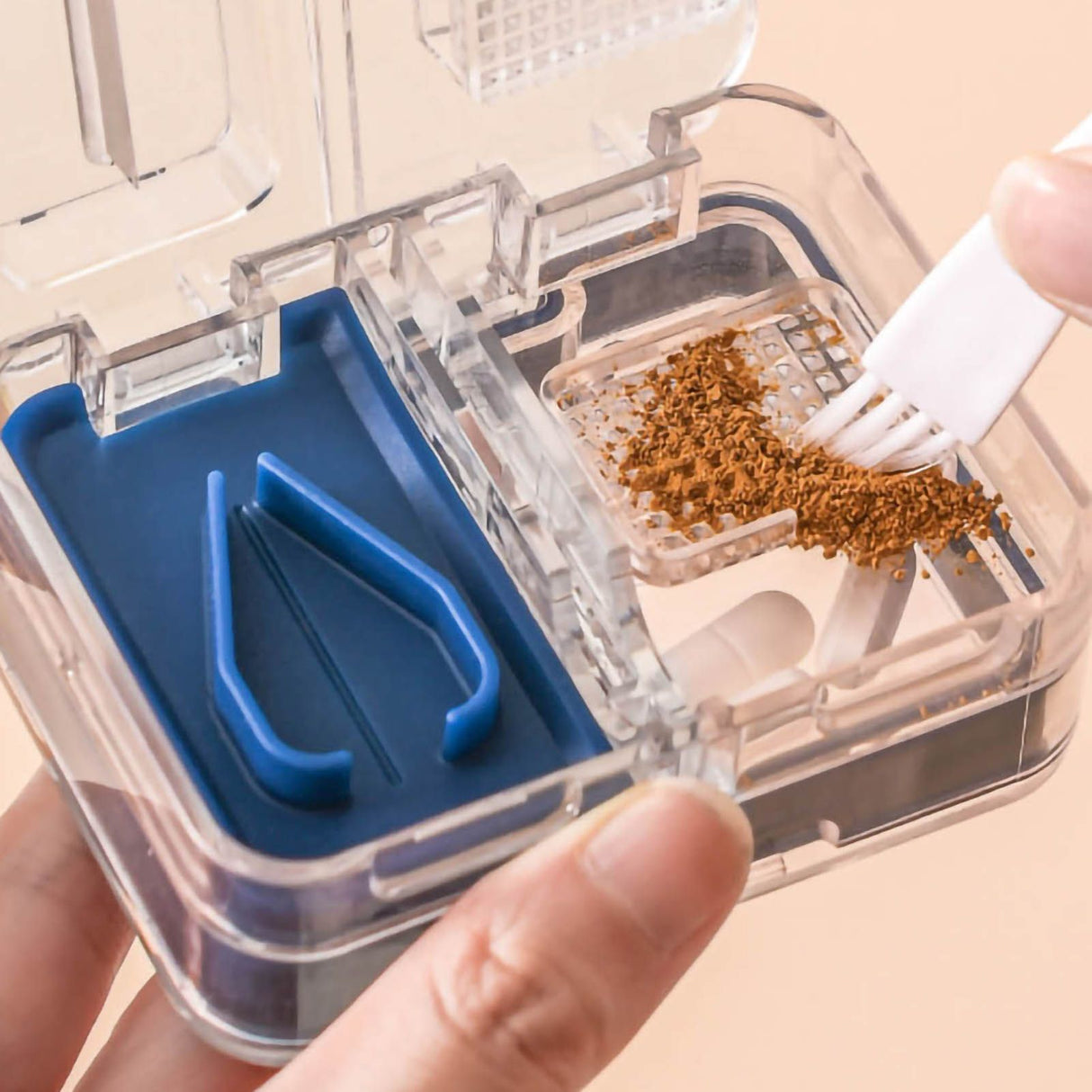 Portable Dispense Medicine Box Mini Small Pill Case Cutting Grinding Medicine Sealed Medicine Storage Box Blue