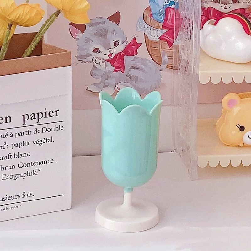 Pen Holder Tulip Shape Innovative Vintage Photo Props Large Capacity Pencil Holder for Office Study Room Home Green