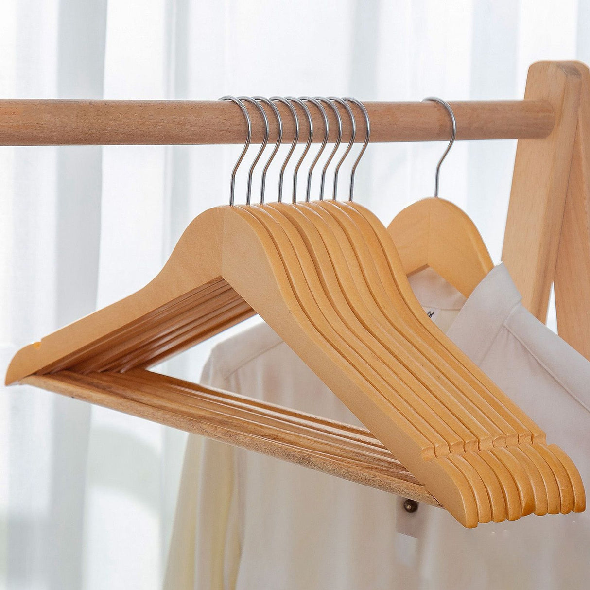 Wooden Coat Hanger Non Slip Clothes Hanging Rack 360 Degree Rotation Suit Hangers for Home 44.5cm 10pcs