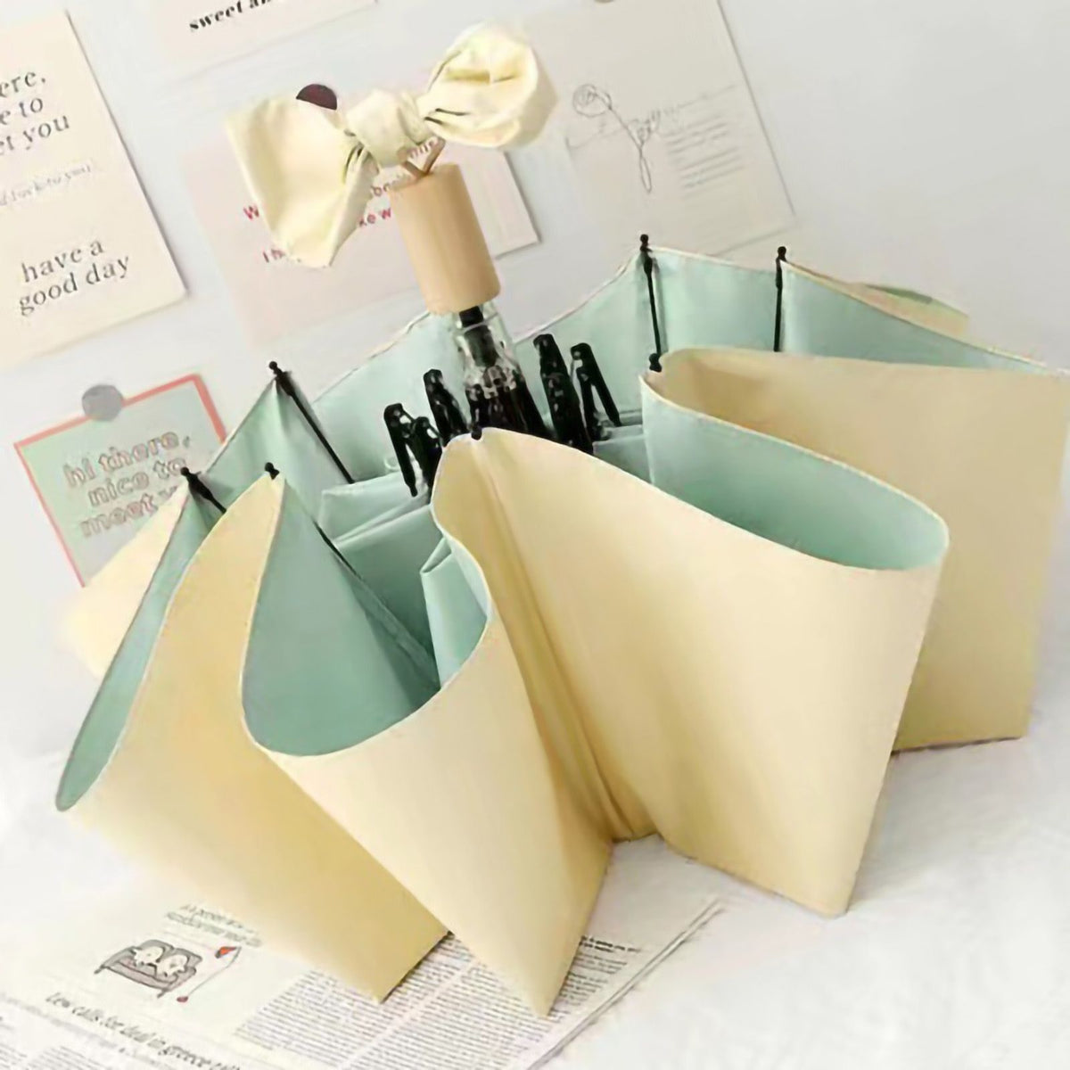 Folding Sun Umbrella UV Blocking Pure Color Black Rubber Sunscreen Umbrella for Rain Or Shine Yellow and Green