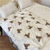 Air Conditioning Blanket Quilt Lightweight Bear Pattern Summer Blanket for Noon Break 150x200