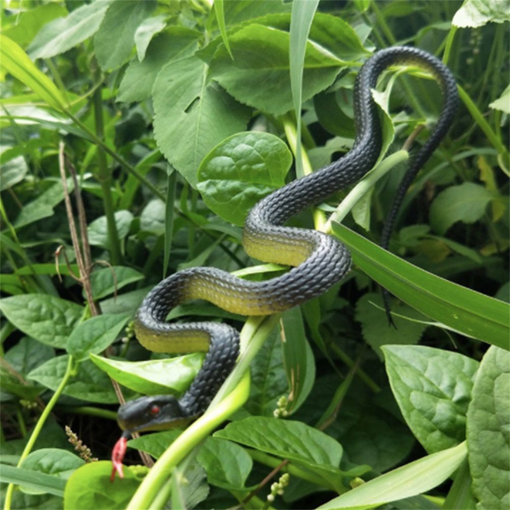 Long Realistic Garden Rubber Snake Fake Snakes for Fool's Day Halloween Novelty Toy