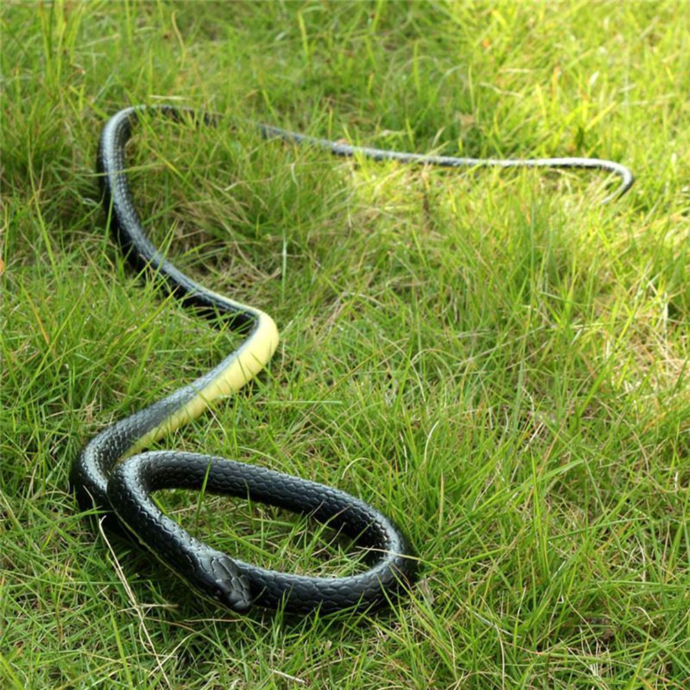 Long Realistic Garden Rubber Snake Fake Snakes for Fool's Day Halloween Novelty Toy