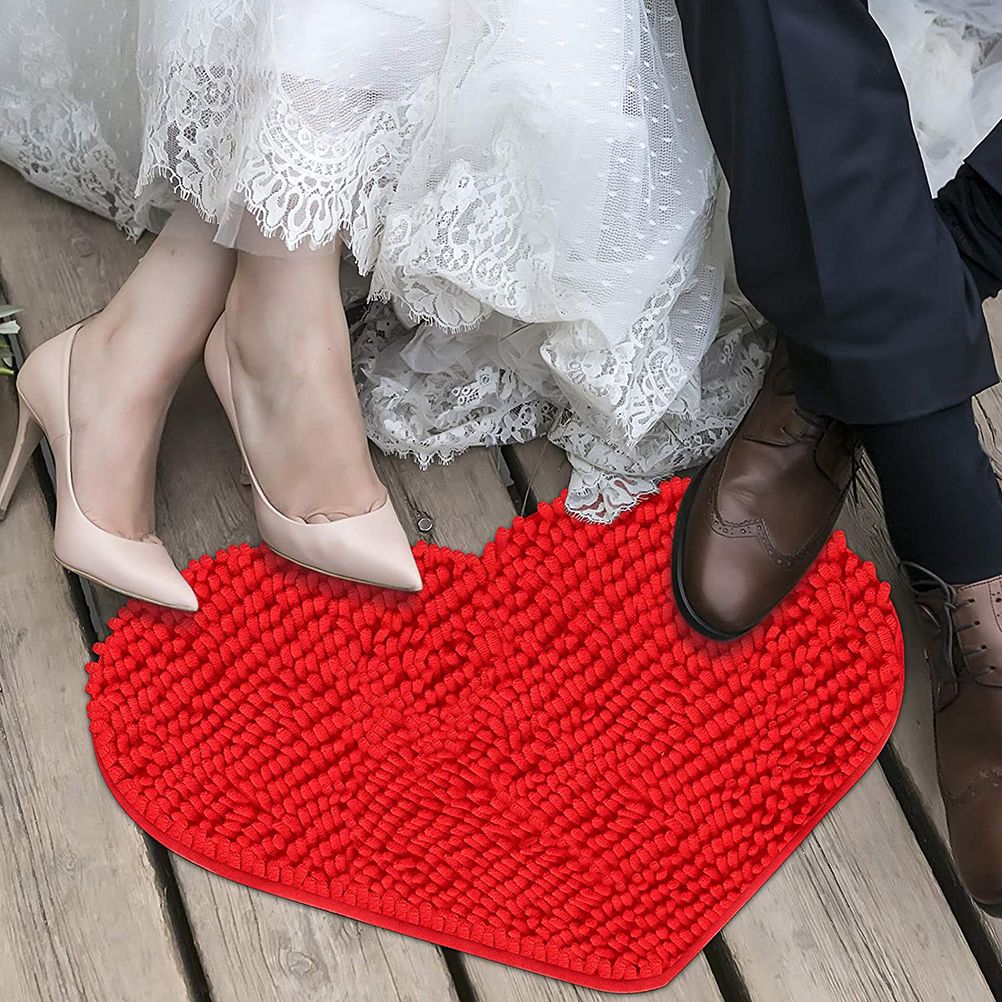 Red Heart Shape Rug Valentine Decorative Mat Durable Area Rug Pad Home Doormats for Bathroom Door Bedroom