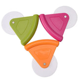 Plastic Pizza Wheels Cutter Pizza Slicing Tool Cake Bread Cutting Tools Baking Tools Bakeware - Close-Up Angle