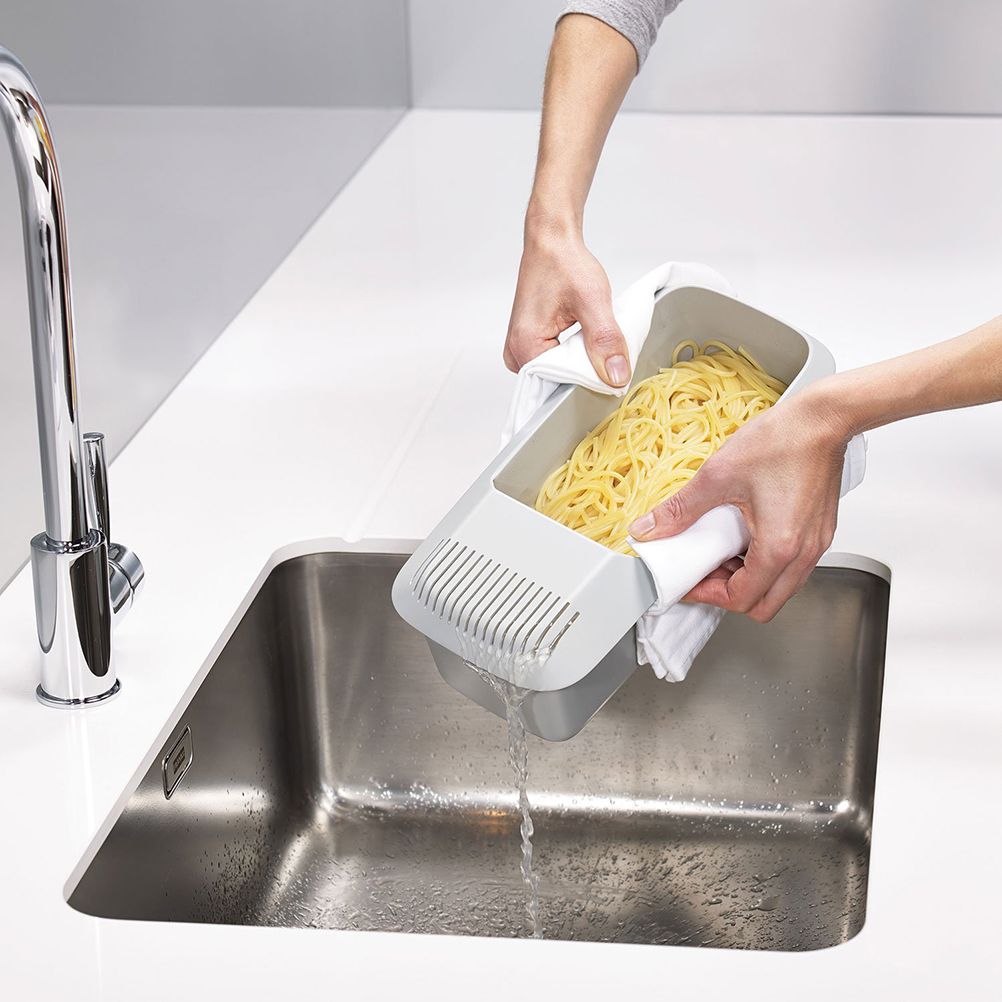 Microwave Pasta Cooker with Strainer Heat Resistant Pasta Boat Spaghetti Noodle Cooker