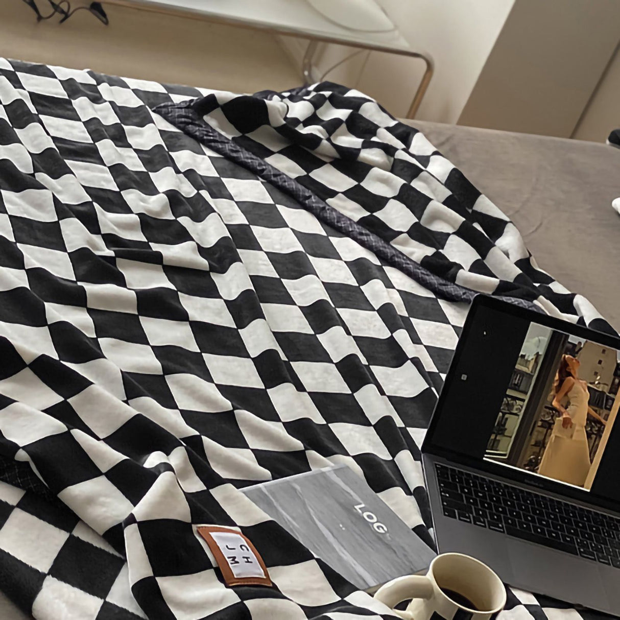 Simple Vintage Checkerboard Blanket Autumn Winter Warm Nap Throw Blanket Flannel Fleece Sofa Leisure Blanket Modern Black 150x200cm