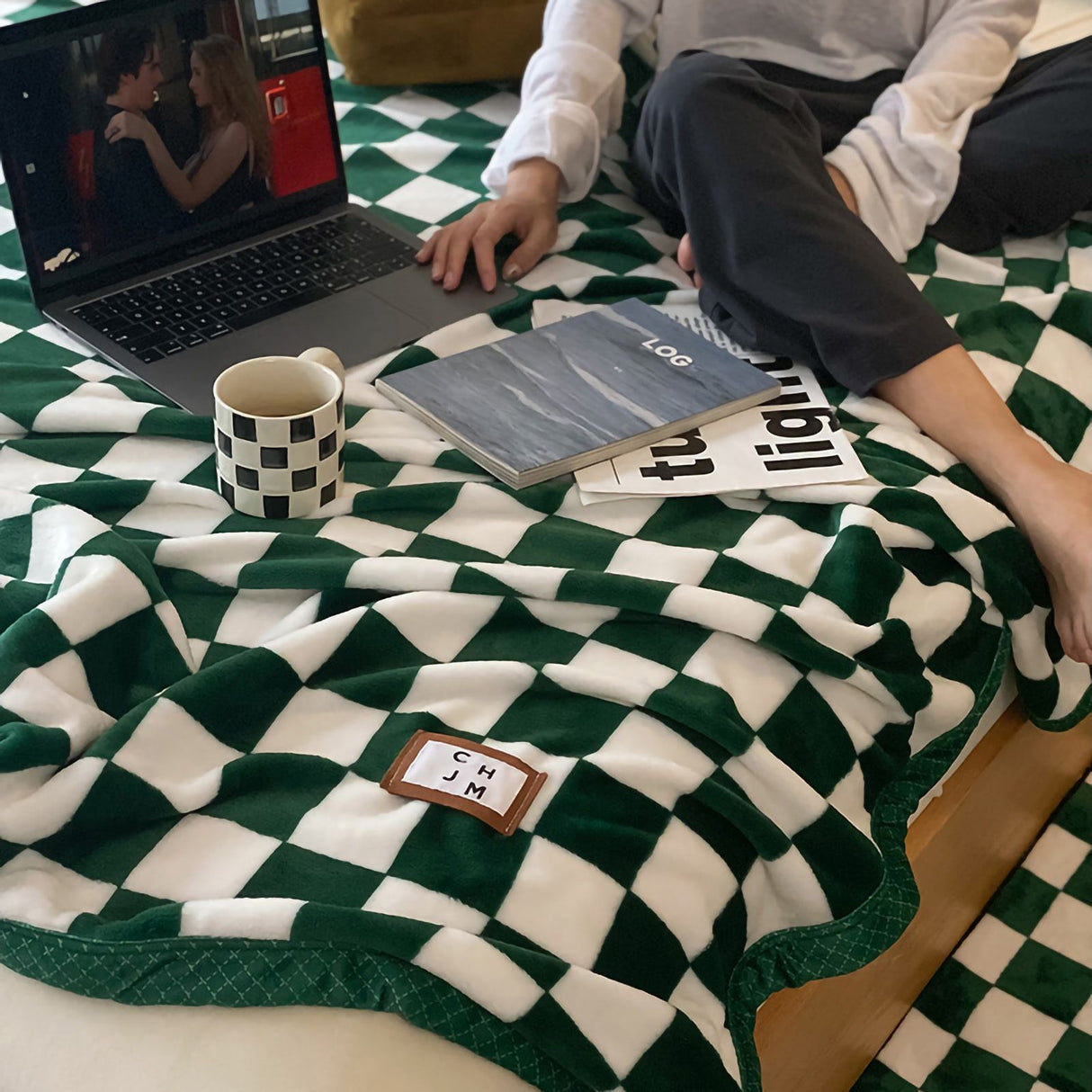 Simple Vintage Checkerboard Blanket Autumn Winter Warm Nap Throw Blanket Flannel Fleece Sofa Leisure Blanket Pine Cone Green 150x200cm