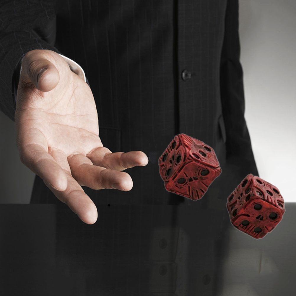 2Pcs Halloween Red Skeleton Dice Novelty Decorative Mini Skeleton Gaming Dice for Club Pub Halloween Party