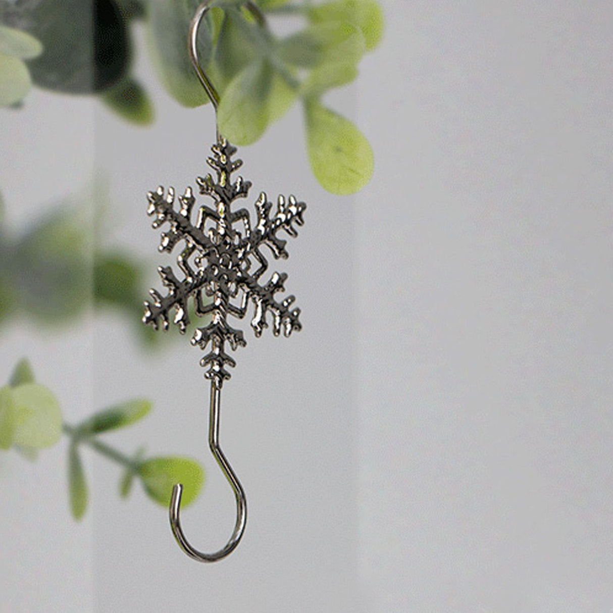 20pcs Metal Snowflake Flake Hooks Christmas Hooks Christmas Tree Holiday Decorations S Hooks