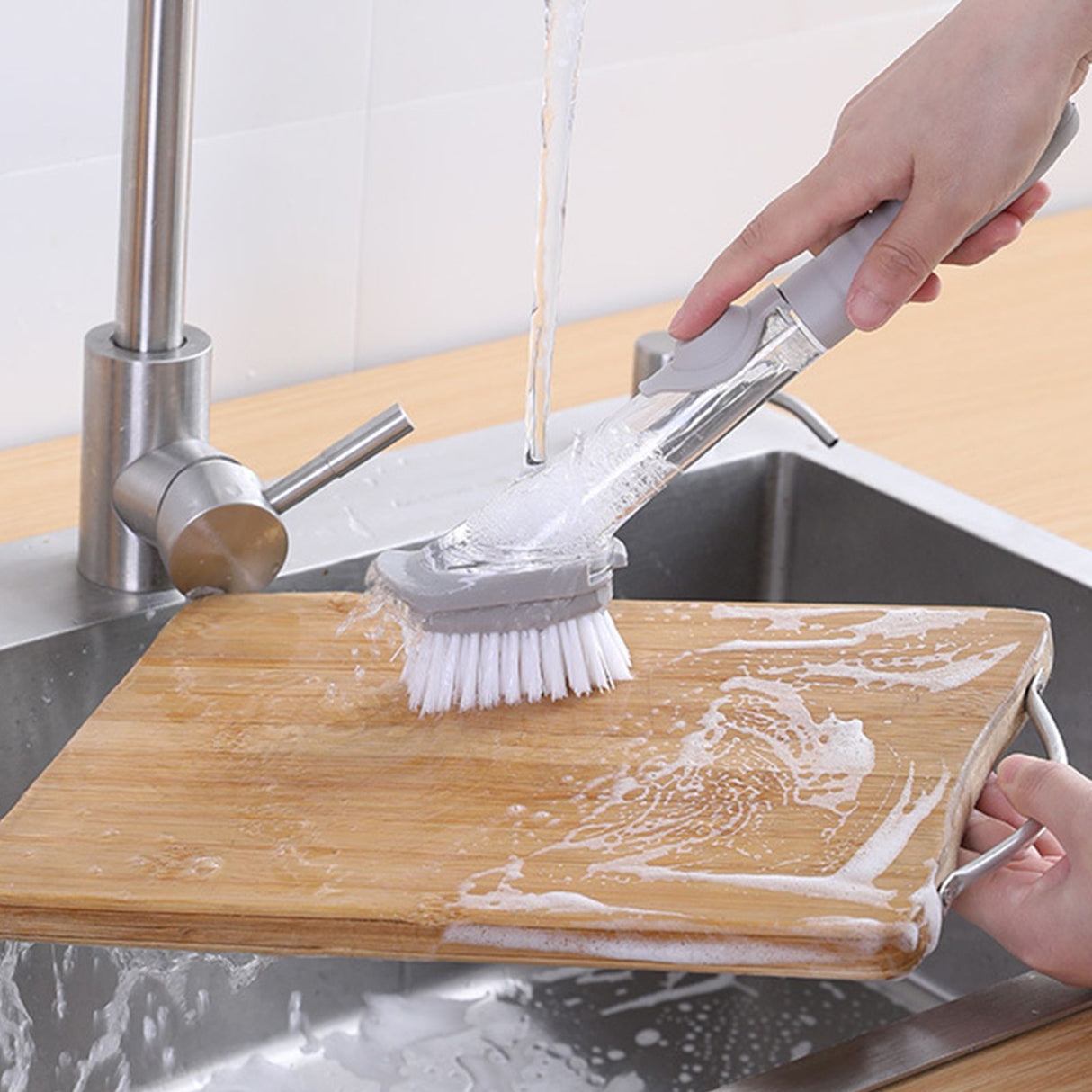 Hydraulic Brush Automatic Adding Liquid Pot Soft Kitchen Brush Kitchen Utensils for Pot Bowl1Pc Handle 1Pc Brush 1Pc Sponge