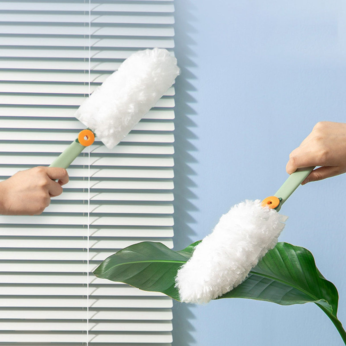 Hand Duster Electrostatic Adsorption Washable Replaceable Cleaning Fibers Telescopic Duster for Floor Desk CleaningGreen