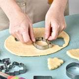 12pcs Christmas Cookie Cutters Christmas Theme Quick Release Stainless Steel Cookie Cutters Silver with Storage Rings for Cake