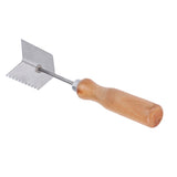 Queen Bee Excluder Beehive Frame Cleaning Shovel Beekeeper Supplies Beekeeping Equipment - Close-Up Angle