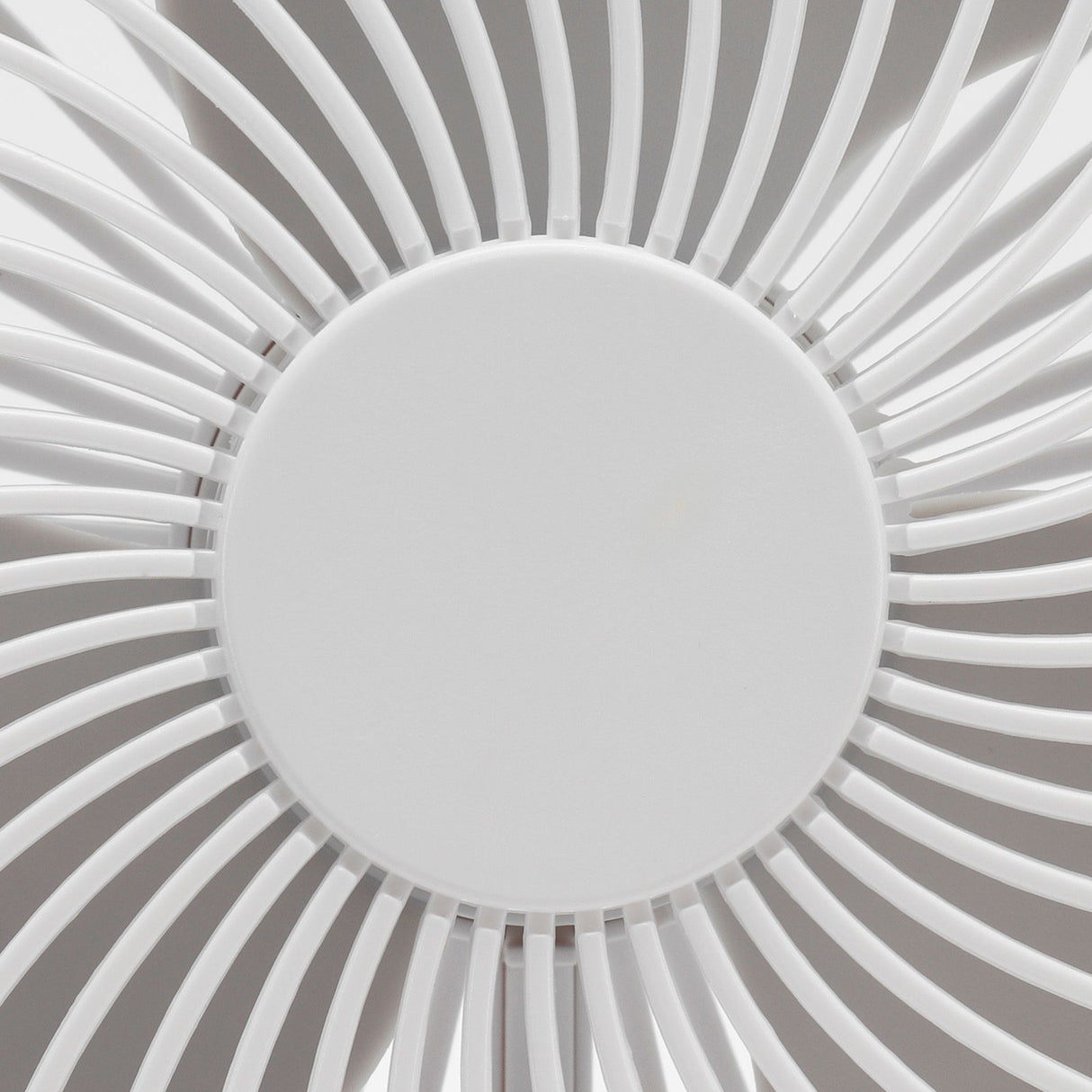 Portable Desktop Fan Mute Desktop USB Charging White Small Fan for Home Office Dormitory