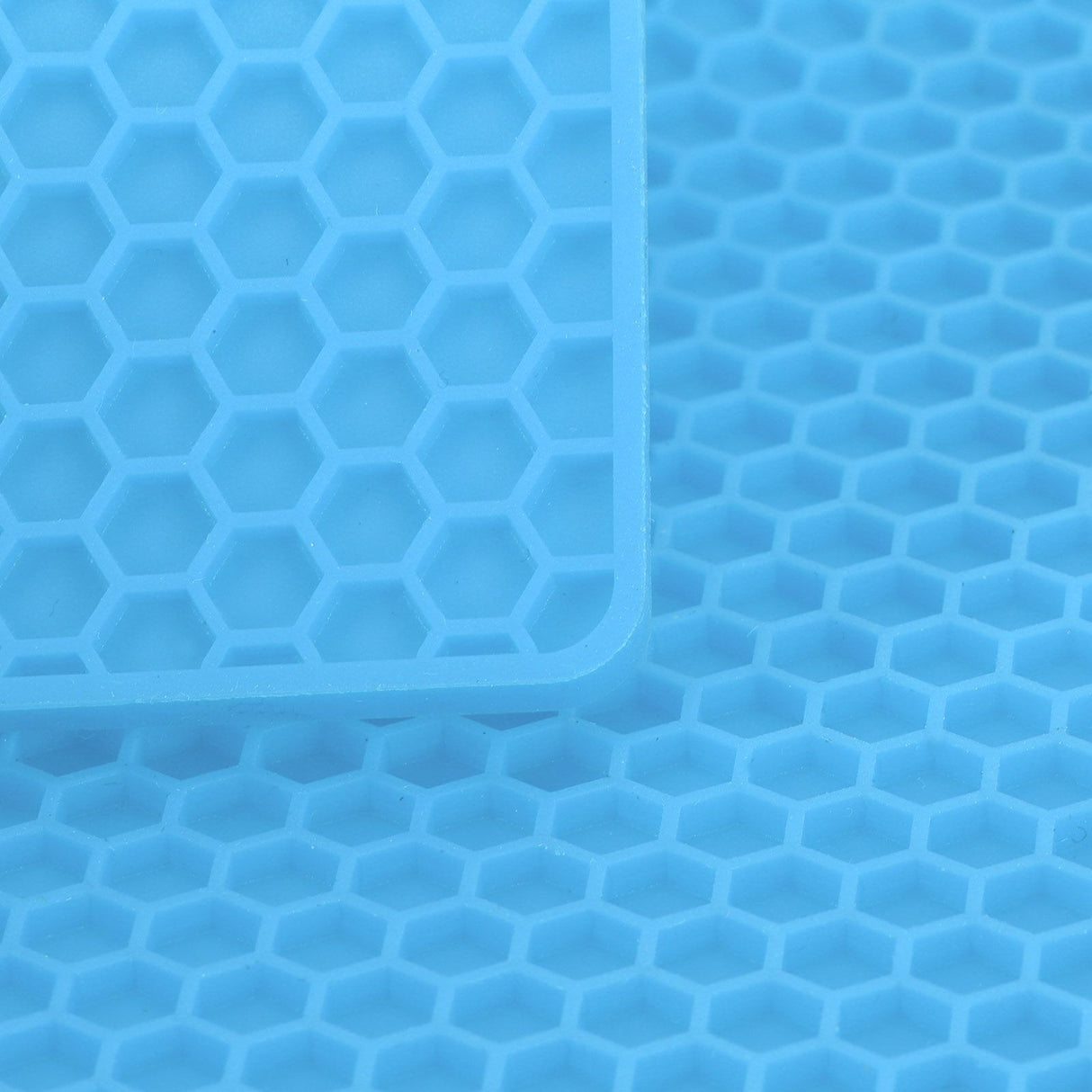 Insulation Pad Food Grade Silicone Pad AntiScalding Thickened Microwave Oven Mat for Kitchen Use(Blue )