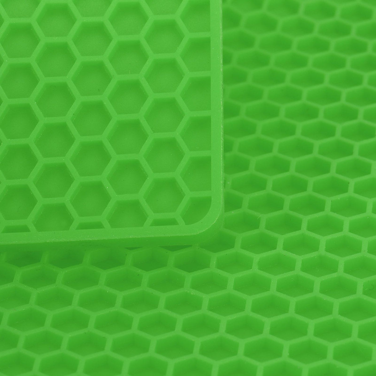 Insulation Pad Food Grade Silicone Pad AntiScalding Thickened Microwave Oven Mat for Kitchen Use(Green )