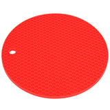 Round Shape Mat Food Grade Thickened Silicone Placemat Insulation Pad Microwave Oven MatRed - Close-Up Angle