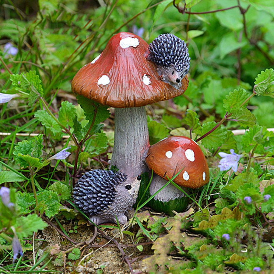 2Pcs Hedgehog Mushroom Ornament Miniature Animal Statue Bonsai Decoration for Garden IndoorBrown