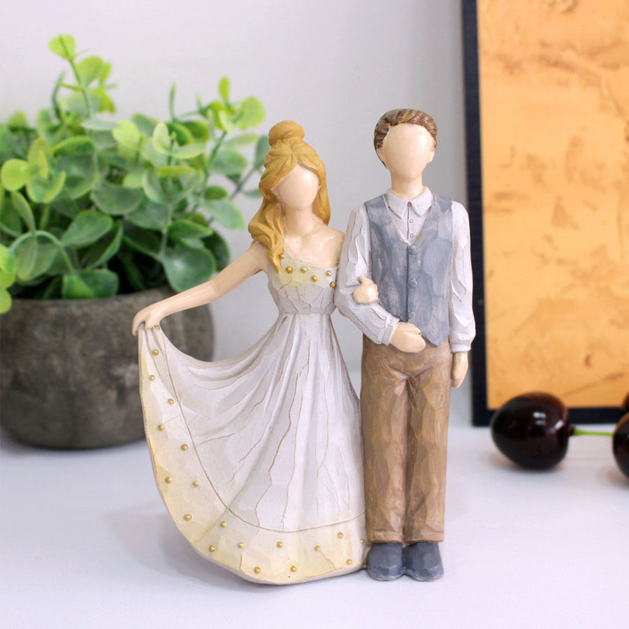 Couple Sculptures Resin Decorative European Style Faceless Romantic Wedding Couple Figurine for Home Table Decoration Gift