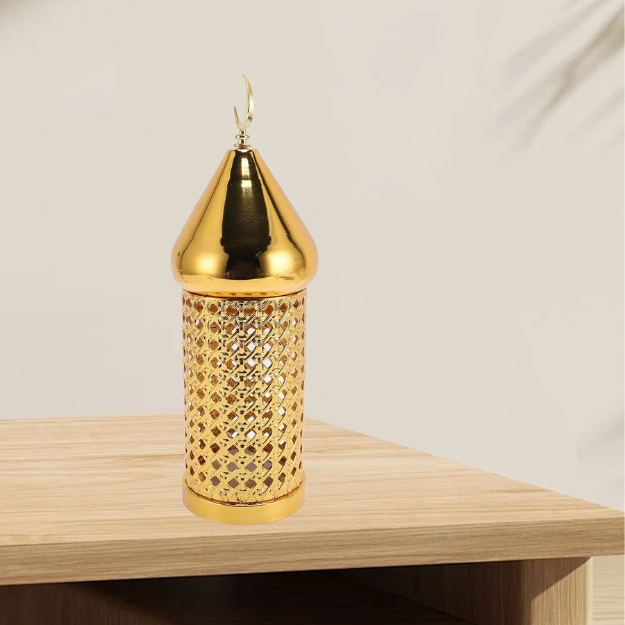 Gold Wind Lamp Handmade Retro Hollow Wind Lamp Iron Lantern for Wedding Party Decoration M