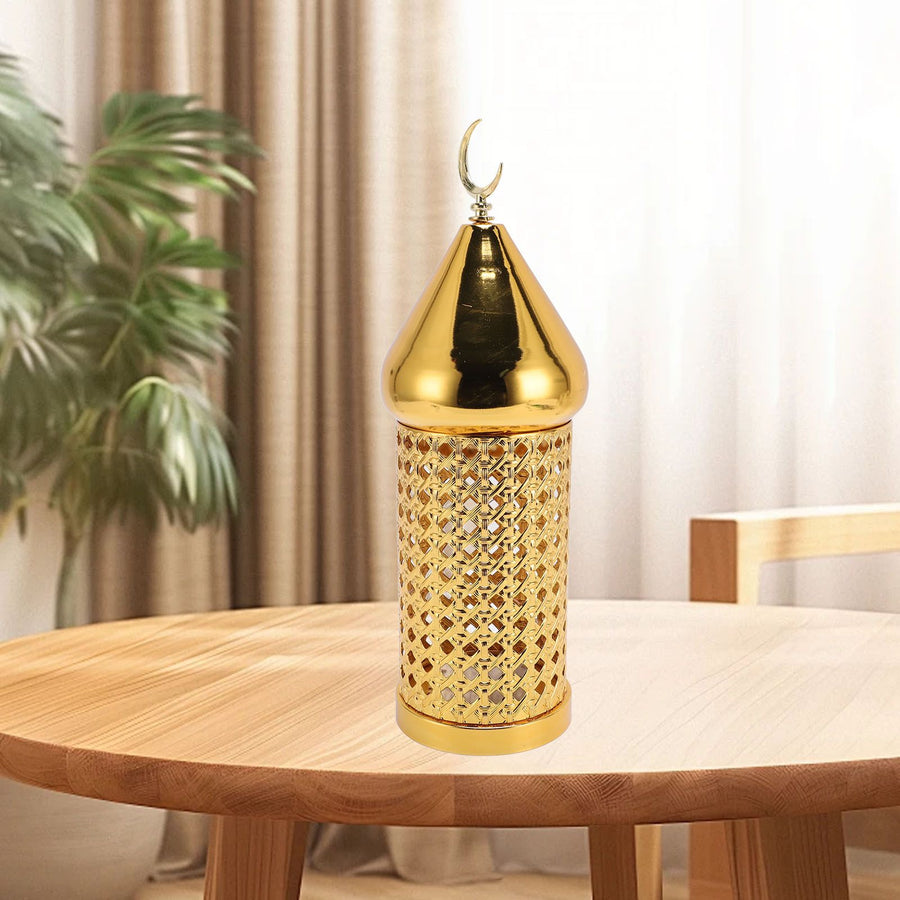 Gold Wind Lamp Handmade Retro Hollow Wind Lamp Iron Lantern for Wedding Party Decoration M