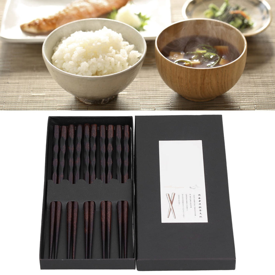 5Pairs Chopsticks Simple Reusable Wooden Pointed Chopsticks Natural Environmentally Friendly Tableware