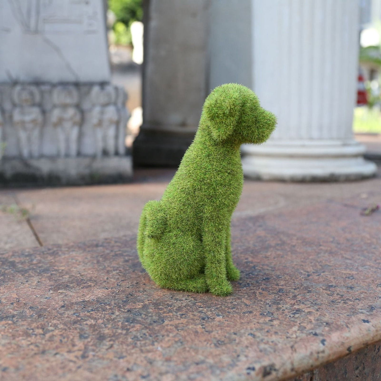Flocked Animal Statue European Style Handcrafted Resin Simulation Moss Flocked Figurine for Garden Type A