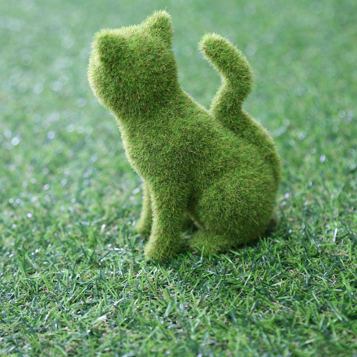 Flocked Animal Statue European Style Handcrafted Resin Simulation Moss Flocked Figurine for Garden Type B