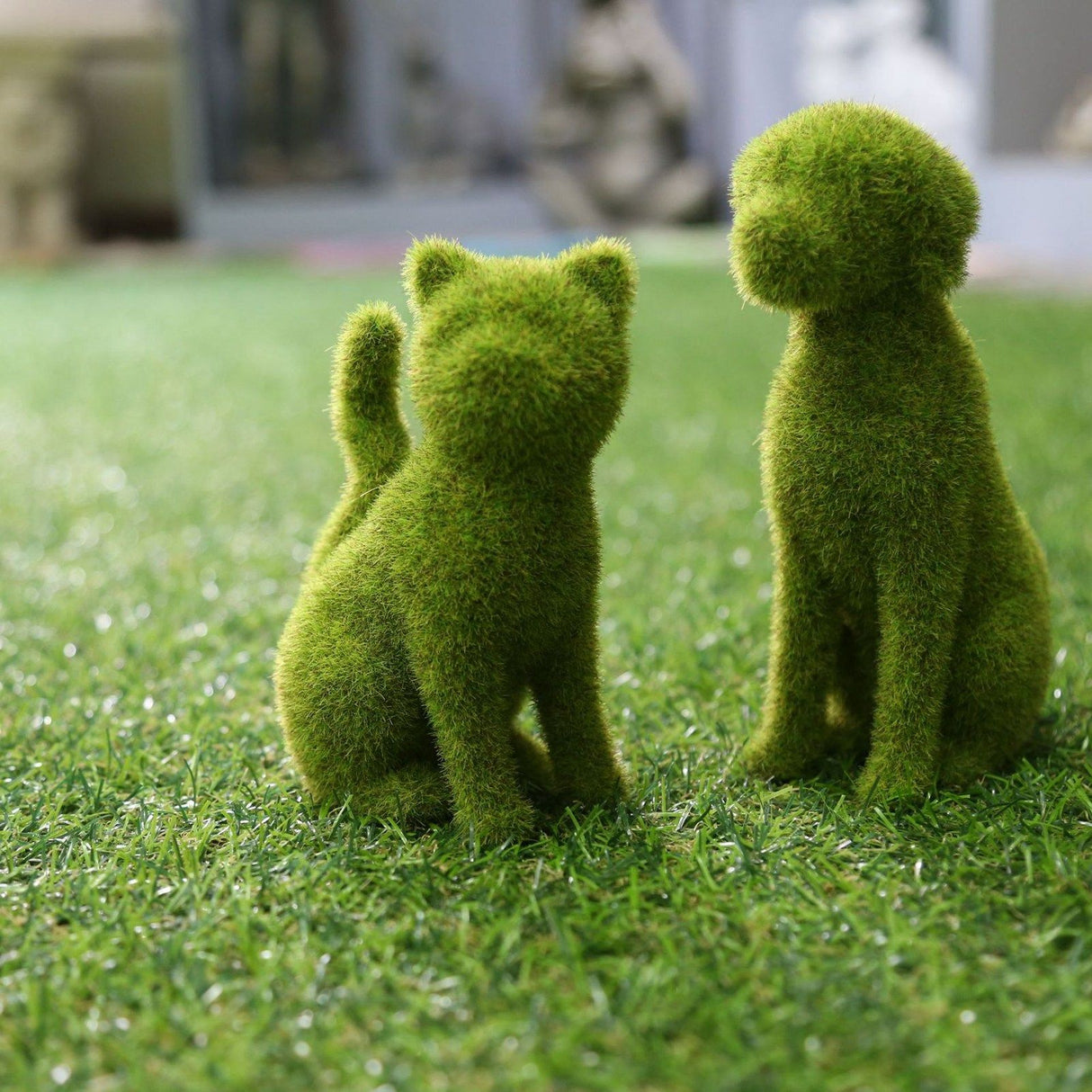 Flocked Animal Statue European Style Handcrafted Resin Simulation Moss Flocked Figurine for Garden Type B