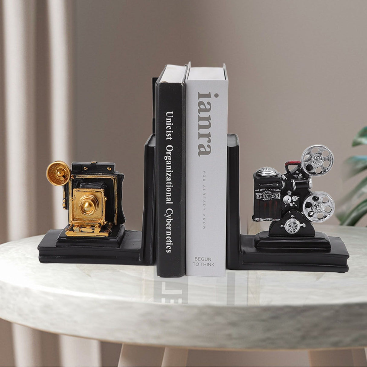 One Pair Shelf Book Ends Movie Projector Designed Resin Bookend Decoration for Study Home Office