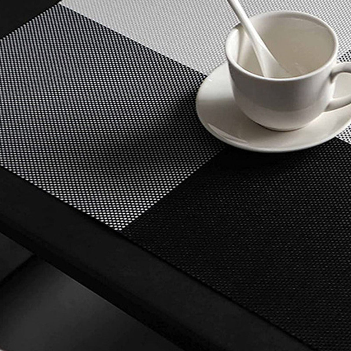 8pcs Placemats Easy Cleaning PVC Material Waterproof Black White Plaid Pattern Dining Placemats for Hotel